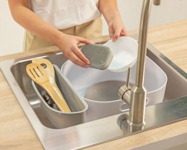 Лесна поддръжка на кухненските аксесоари за мивка в 3 стъпки