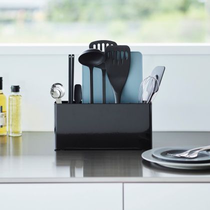 черен органайзер за кухня