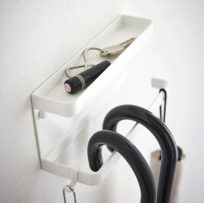 стенна закачалка за чадъри