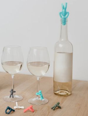 UMBRA DRINKING BUDDY WINE